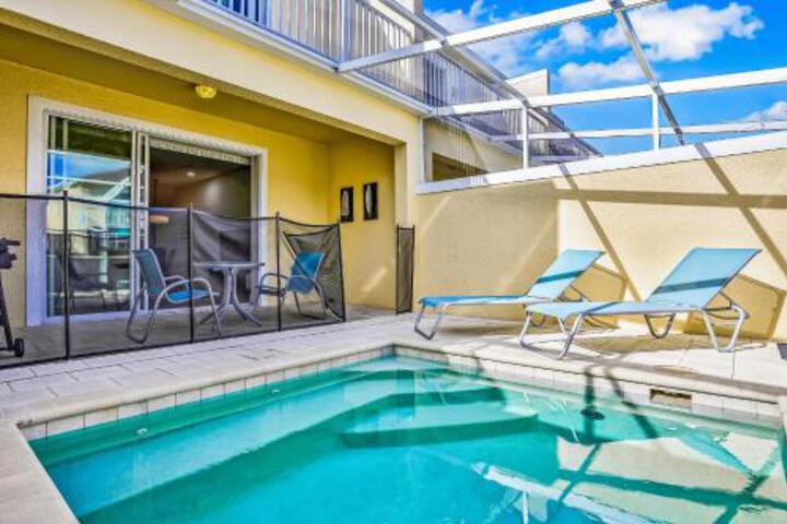 at Serenity III in Davenport, FL