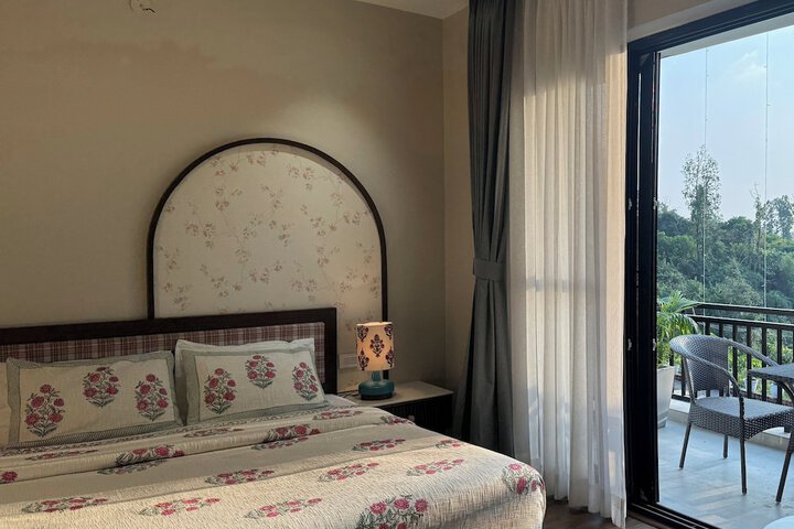 Room 10 of 52