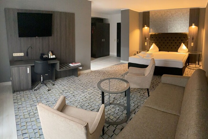 Room 43 of 138