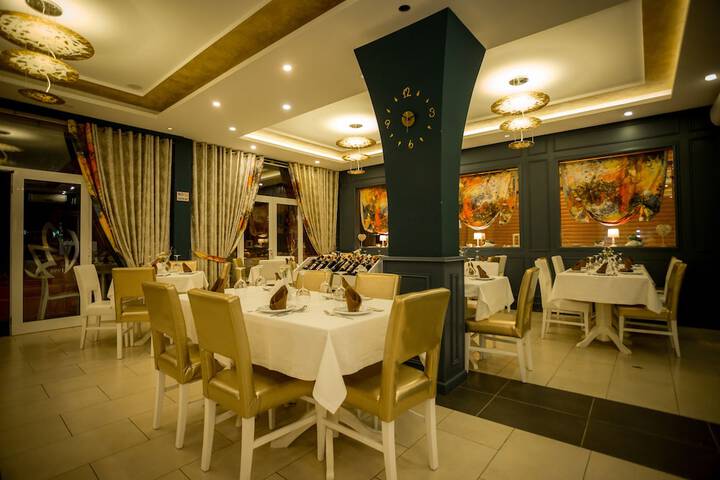 Dining 63 of 75