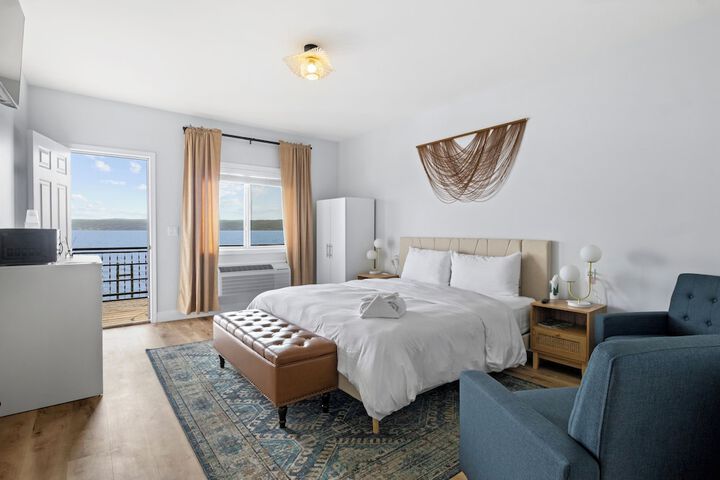 Room 25 of 124
