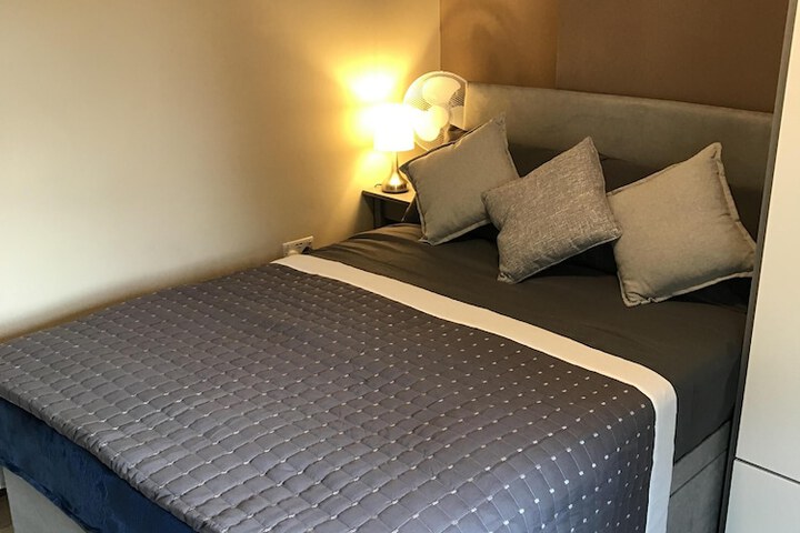 Room 4 of 23