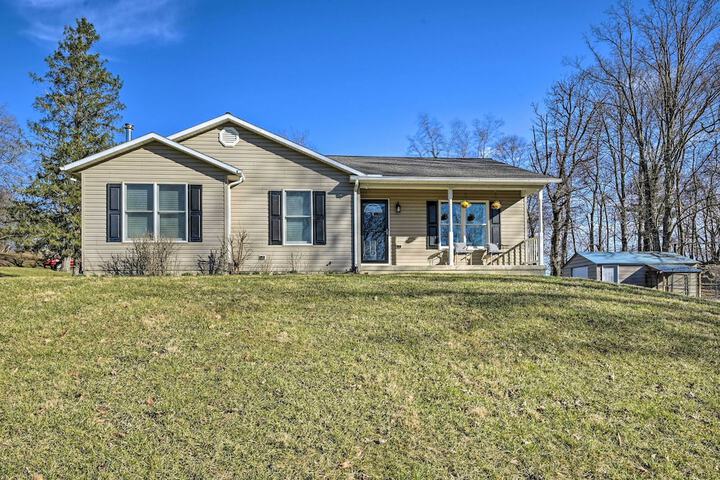 Berkeley Springs Vacation Home w / Fire Pit!