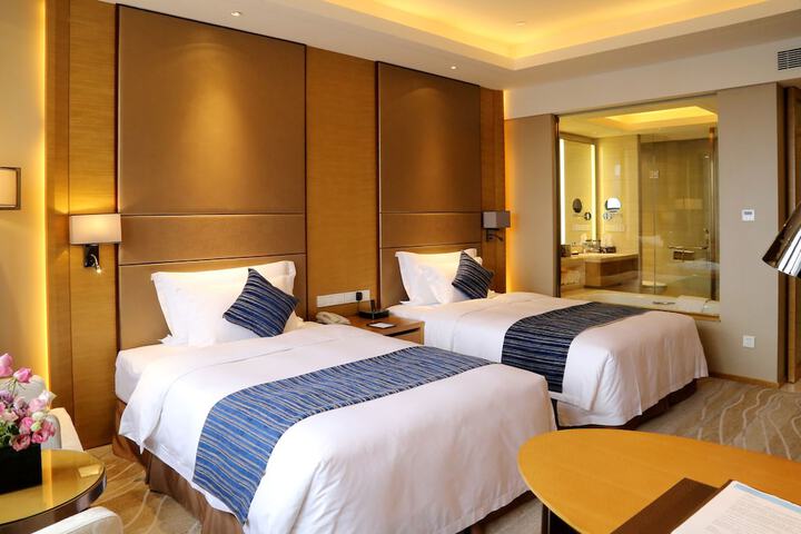 Room 5 of 46