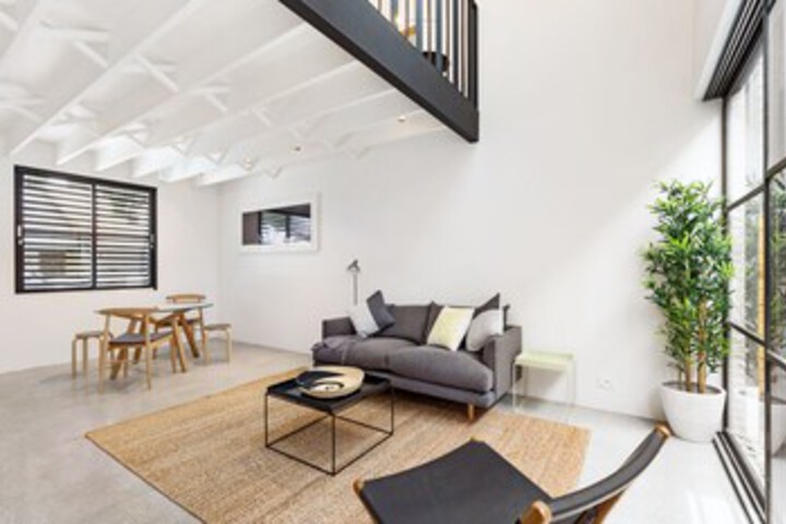 Room 6 of 11