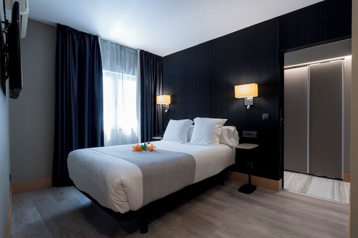 Room 34 of 110
