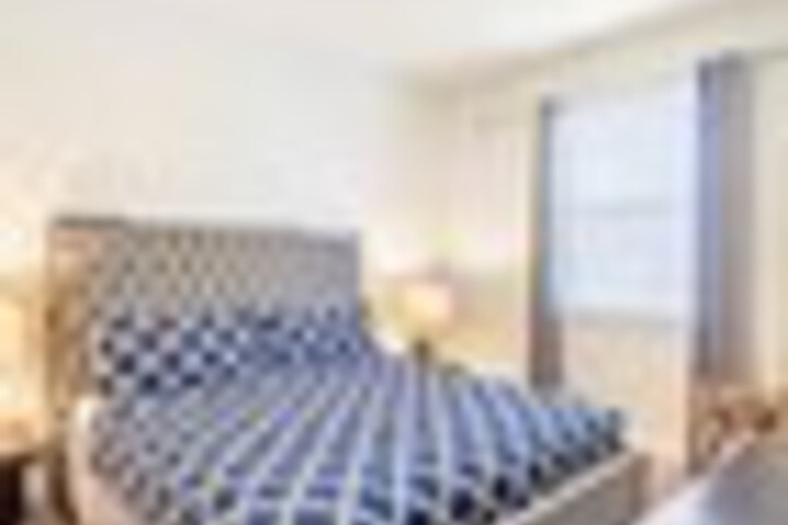Room 14 of 216