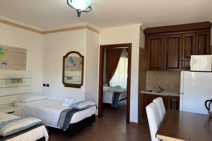 Room 20 of 166