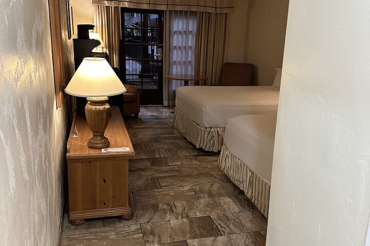 Room 9 of 29