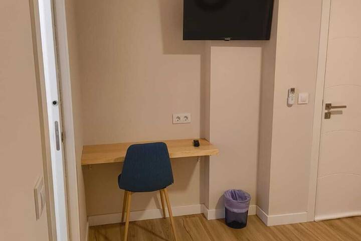 Room 14 of 22