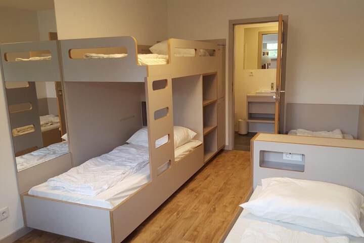 Room 12 of 50