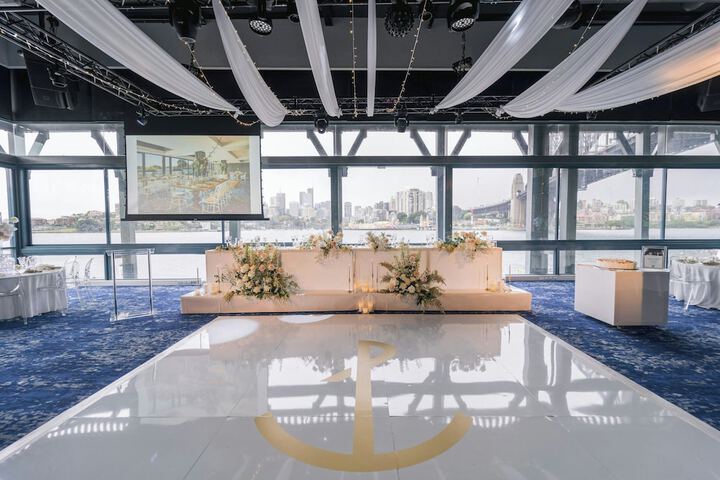 Ballroom/Hall 124 of 164