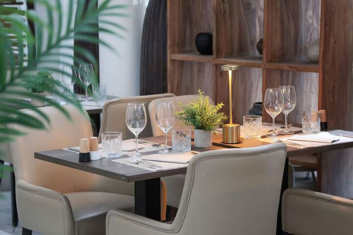 Dining 48 of 62