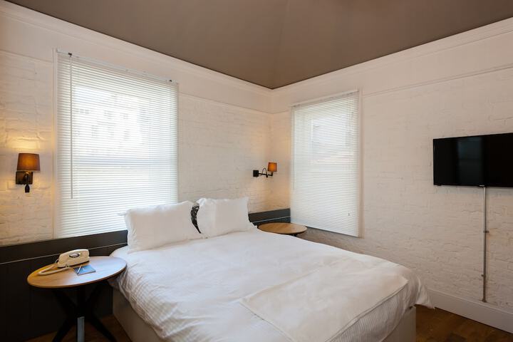 Room 3 of 30