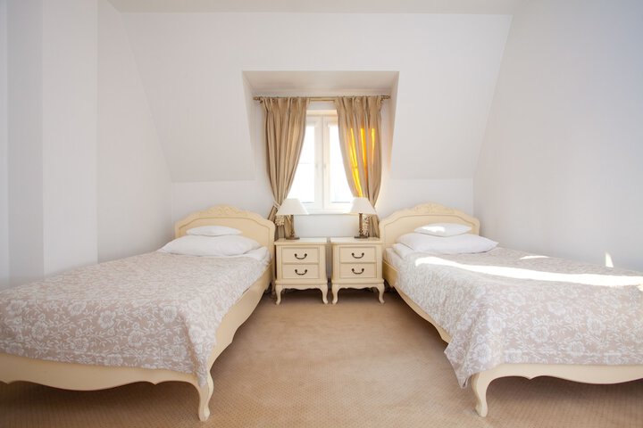 Room 14 of 35