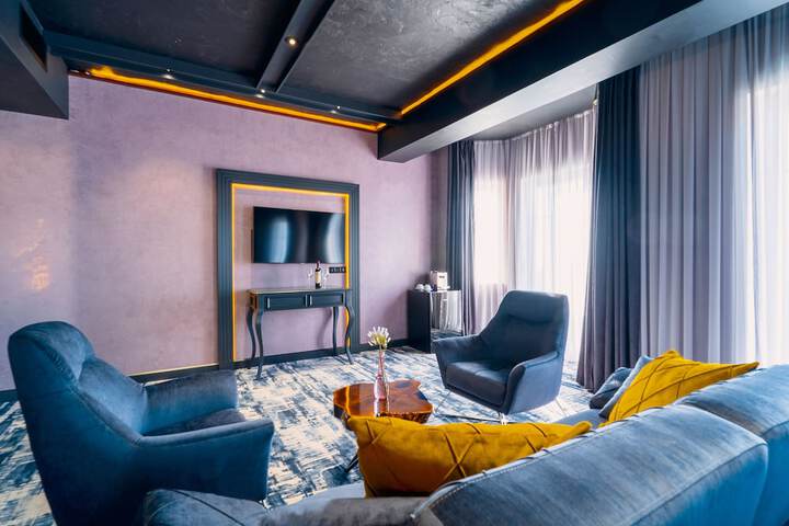 Room 163 of 199