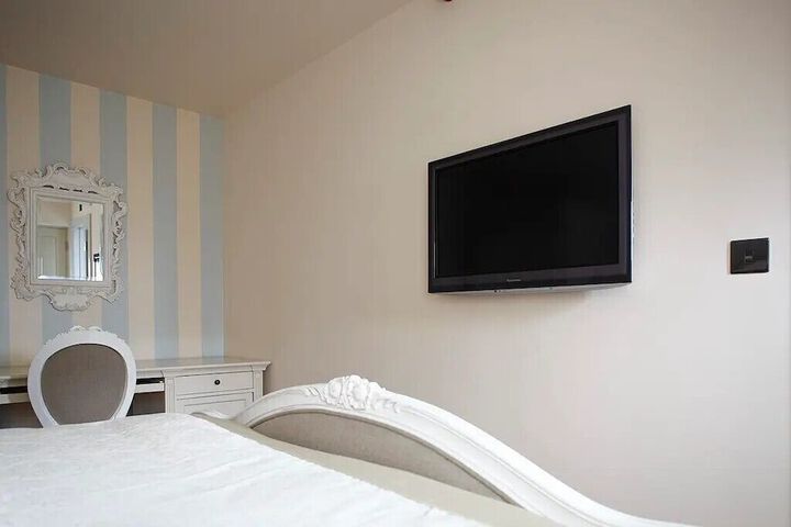 Room 7 of 17