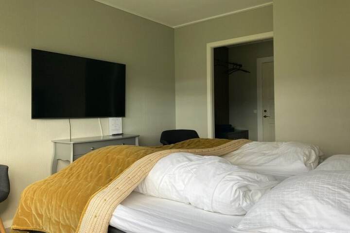 Room 8 of 63