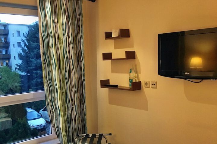 Room 13 of 114