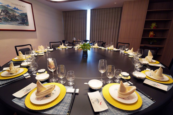 Dining 76 of 96