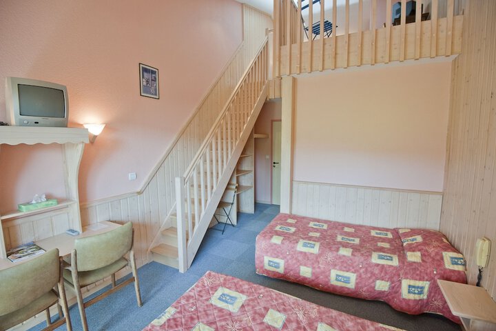Room 5 of 19