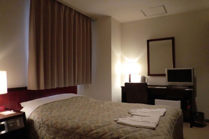 Room 8 of 30