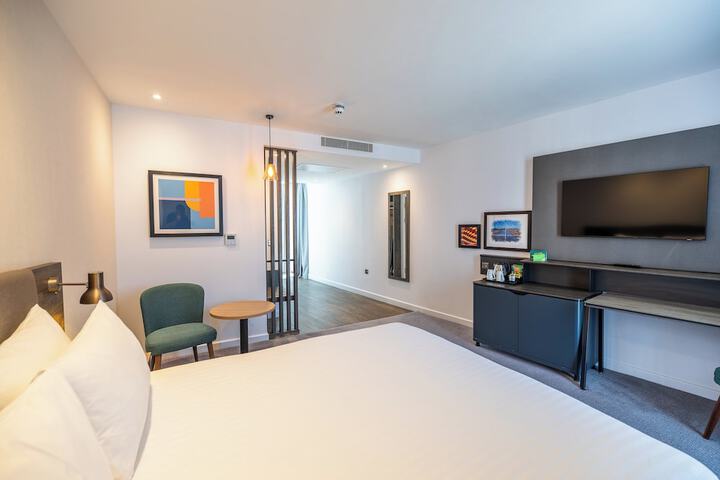 Room 13 of 62