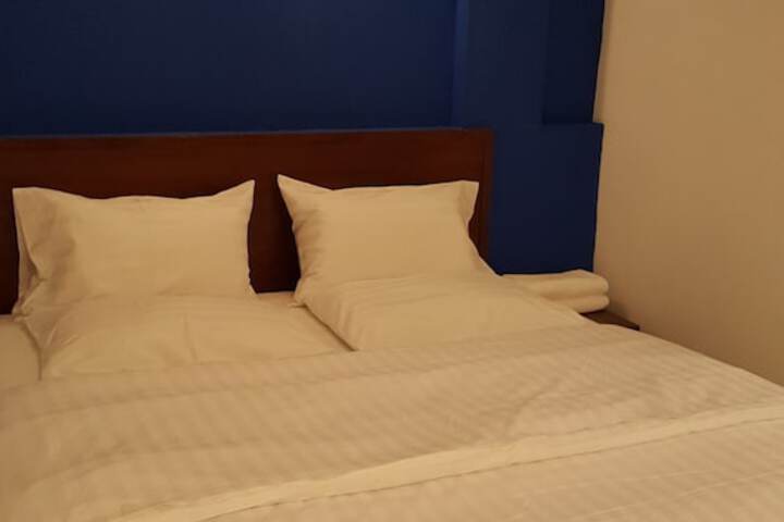 Room 21 of 40