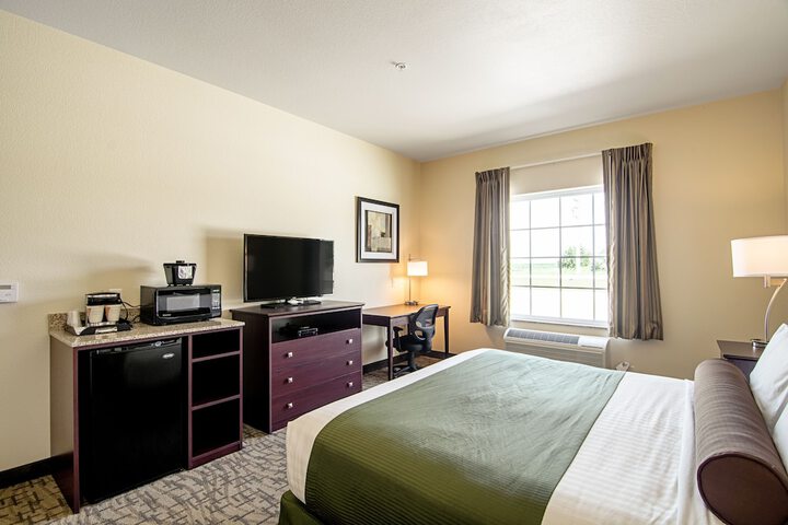 King Guest Room (1 of 19)