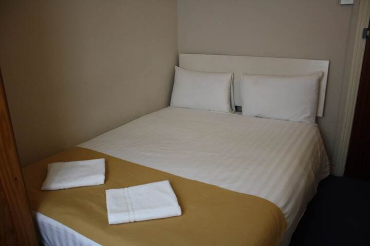 Room 15 of 52