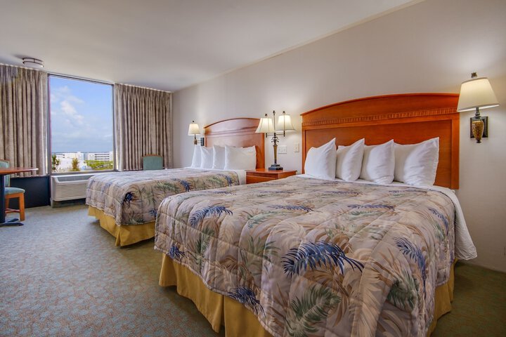 Standard 2 Queen Beds City View No Balcony (46 of 51)