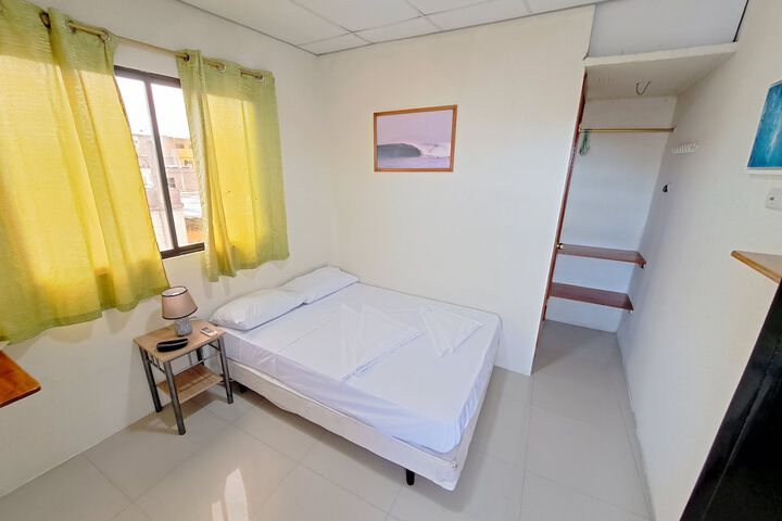 Room 10 of 25