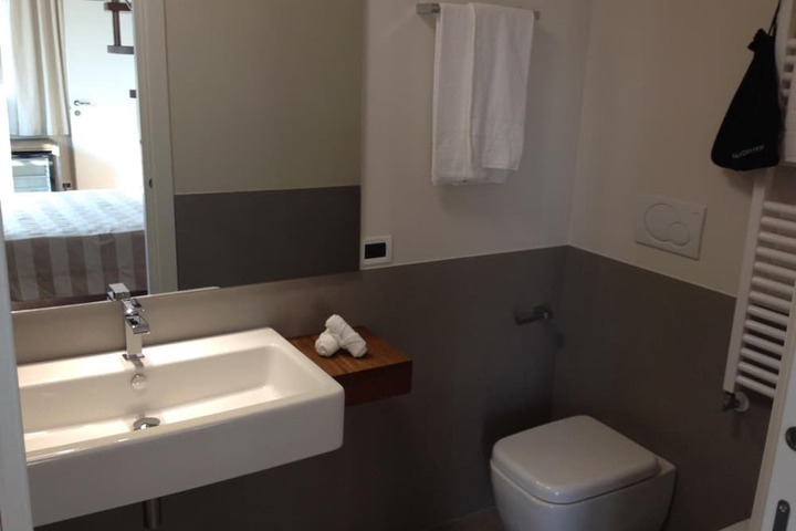 Room 30 of 52