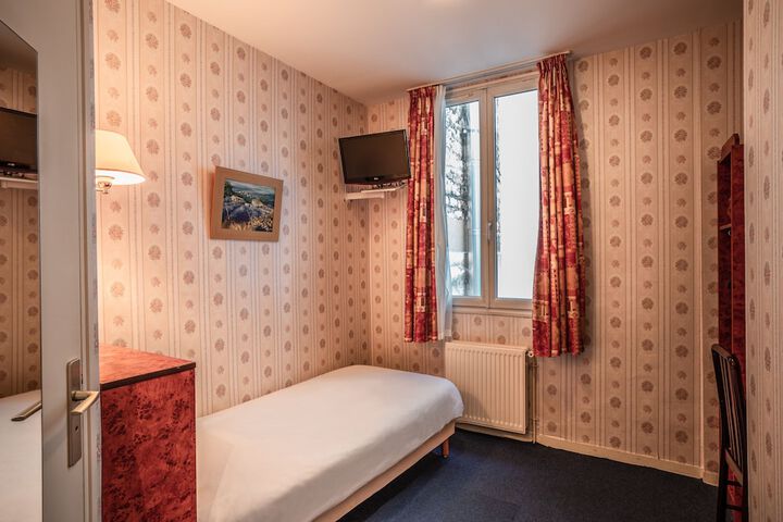 Room 7 of 27