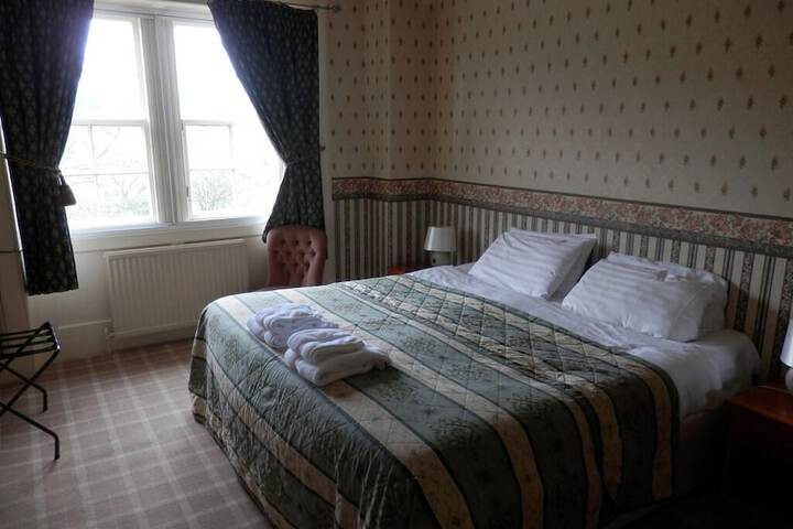 Room 8 of 24