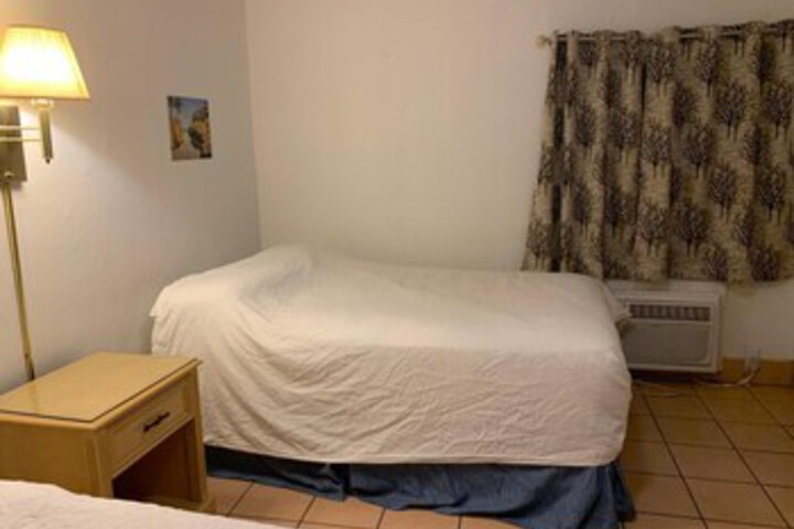 Room 58 of 204