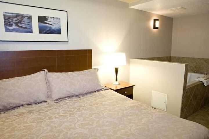 Room 6 of 24