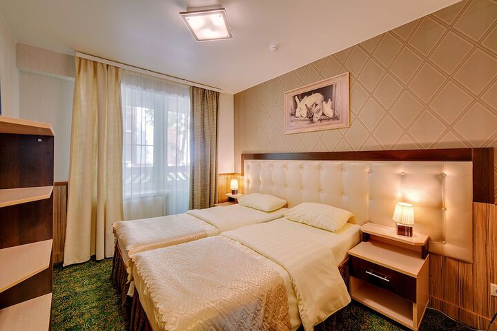 Room 4 of 75