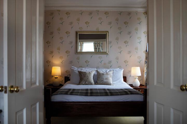 Room 34 of 89