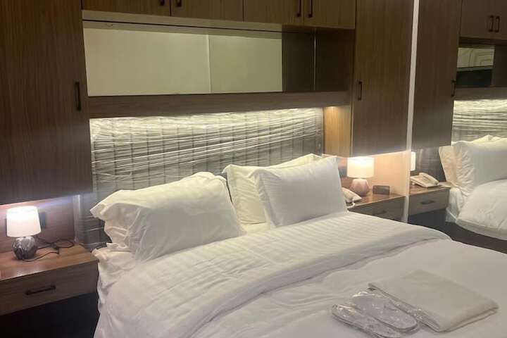 Room 4 of 64