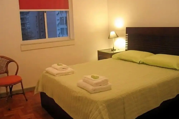 Room 2 of 8
