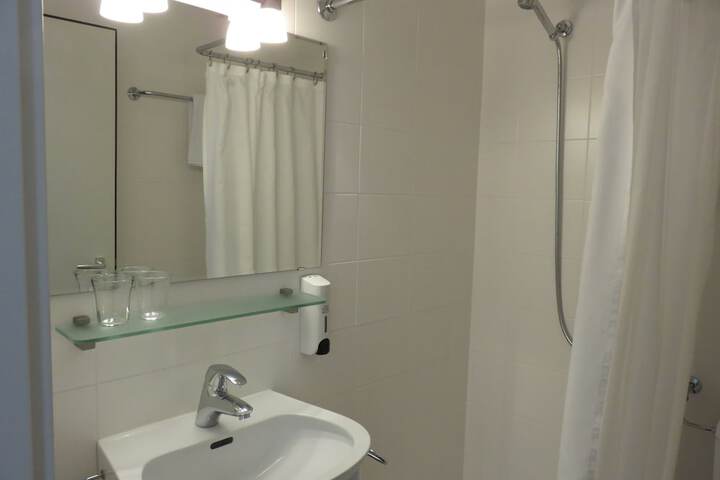 Room 26 of 53