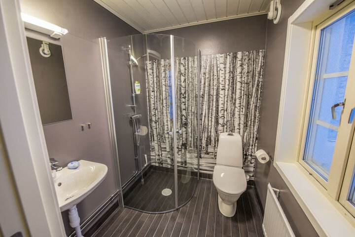 Room 11 of 28