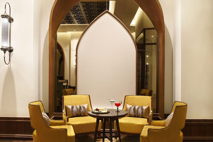 Lounge 49 of 65