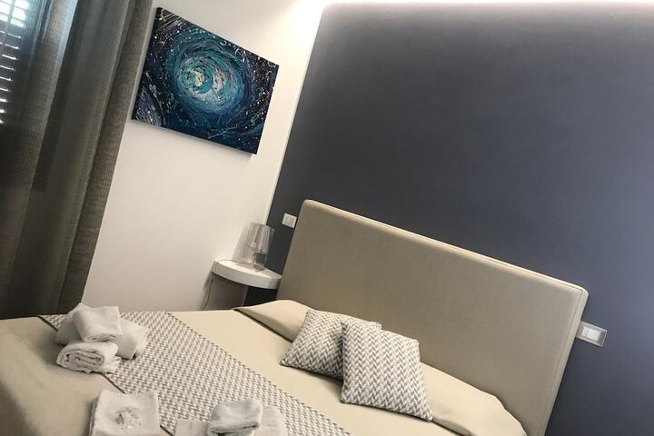 Room 9 of 37