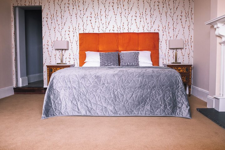 Room 6 of 32