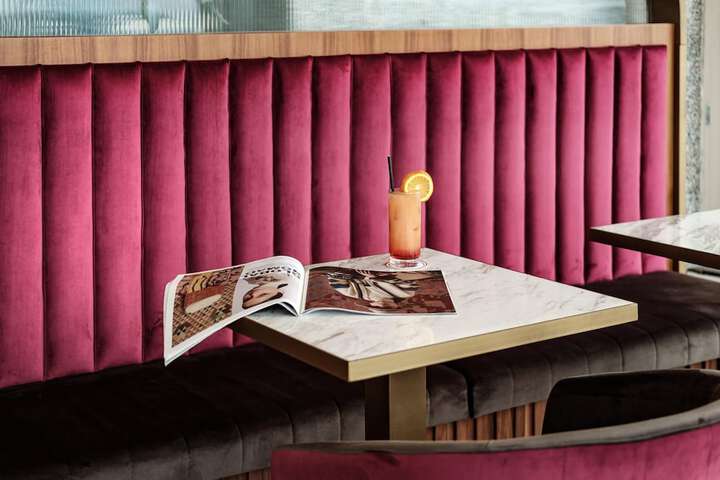 Lounge 38 of 47