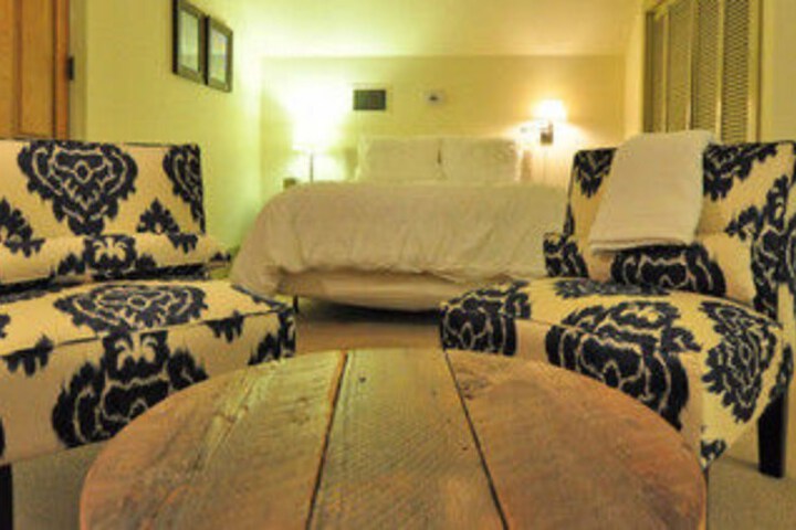 Room 33 of 278