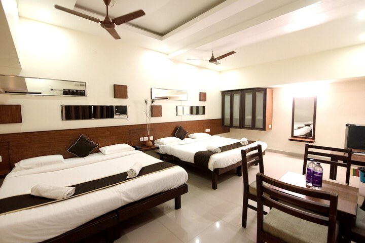 Room 4 of 25