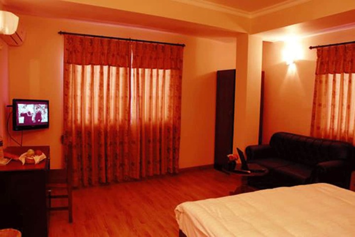 Room 14 of 25